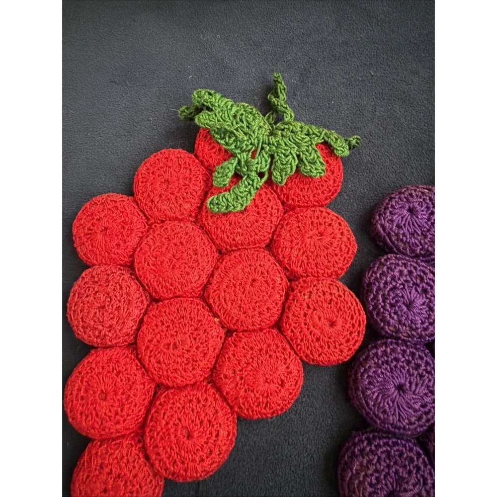 Lot Of 4 Vtg Handmade Crochet And Bottlecap Cork‎ Grape Trivets Purple And Red